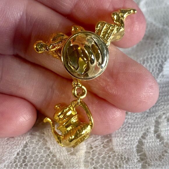 Vintage Gold Cherub Brooch Pin Holding Tea Pot Unique Accessories for Women - Picture 2 of 4